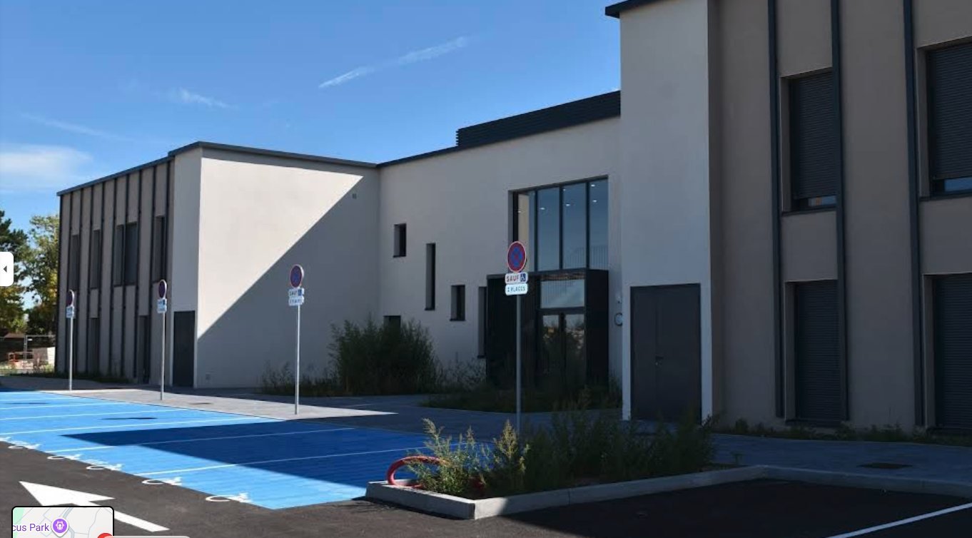 Maison de santé contemporaine à Fagnières